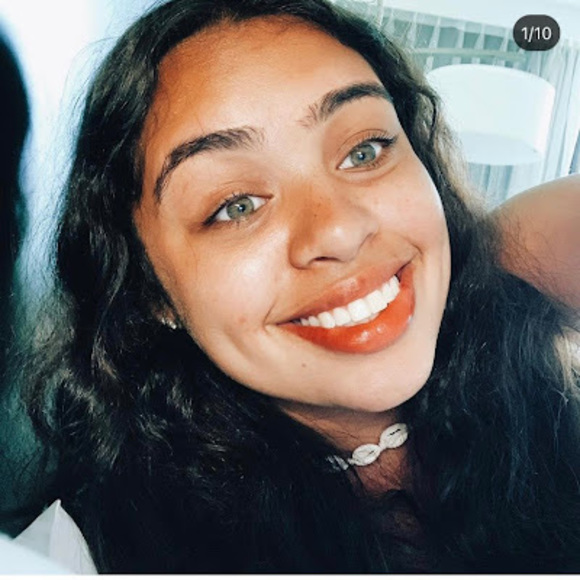 Meet your Posher, Maya - Picture 1 of 1